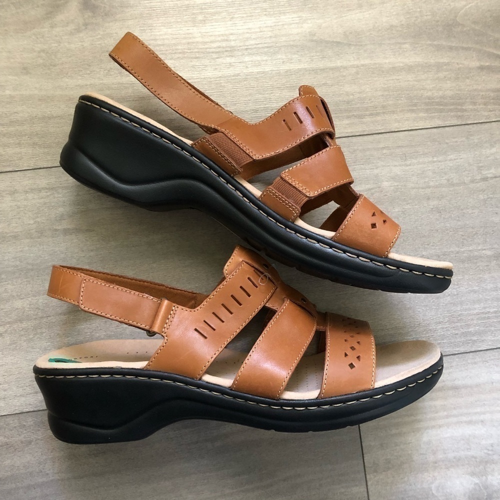 New Clarks Collection Tan Brown Lexi Qwin Sandals 12 - Picture 2 of 10